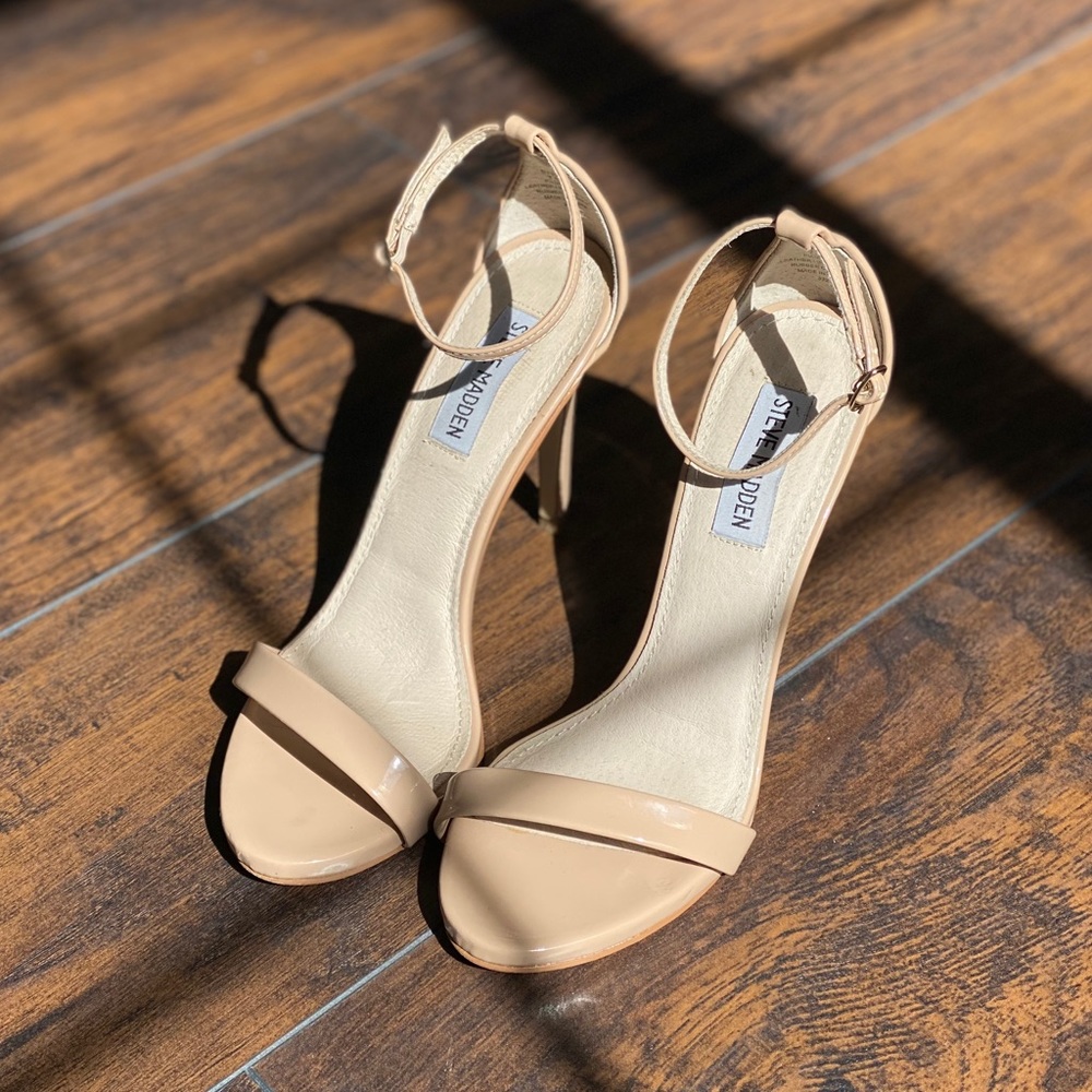 STEVE MADDEN Stecy Sandal - Natural Patent